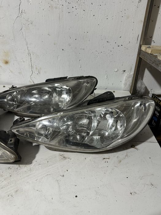 Фары на Peugeot 206