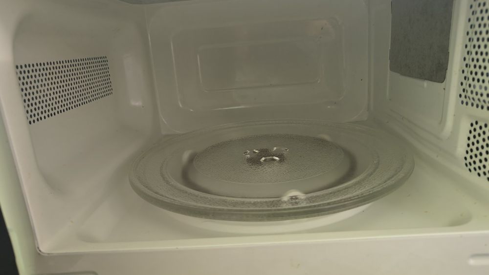 Микровълнова Black+Decker