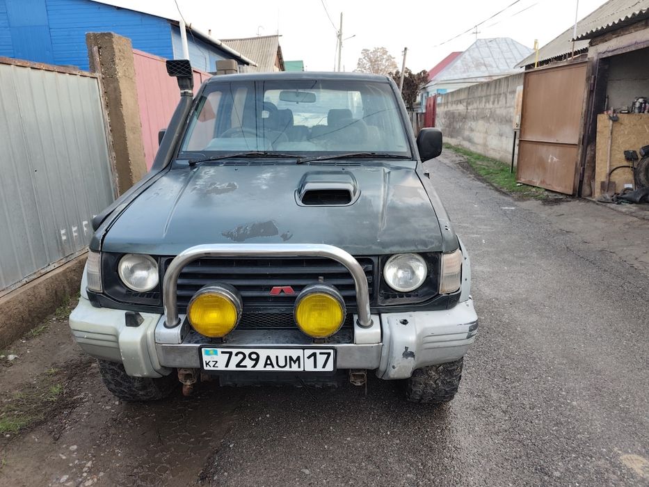 Митсубиси Паджеро 2