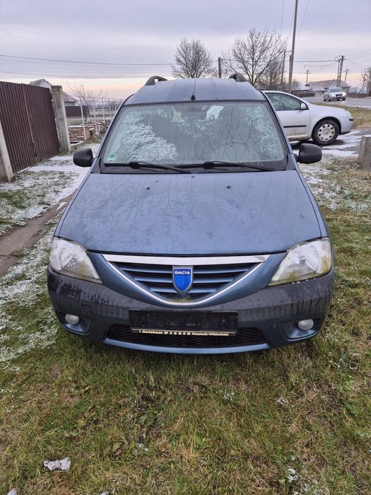 Vând Logan MCV an 2008