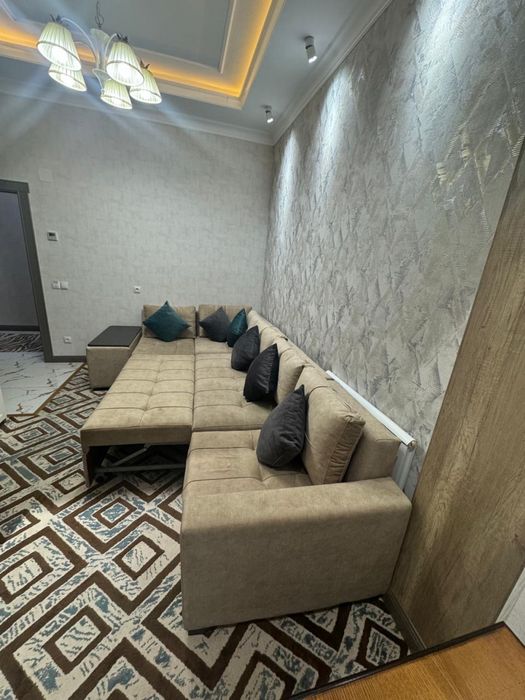 Угловой диван, вместительный