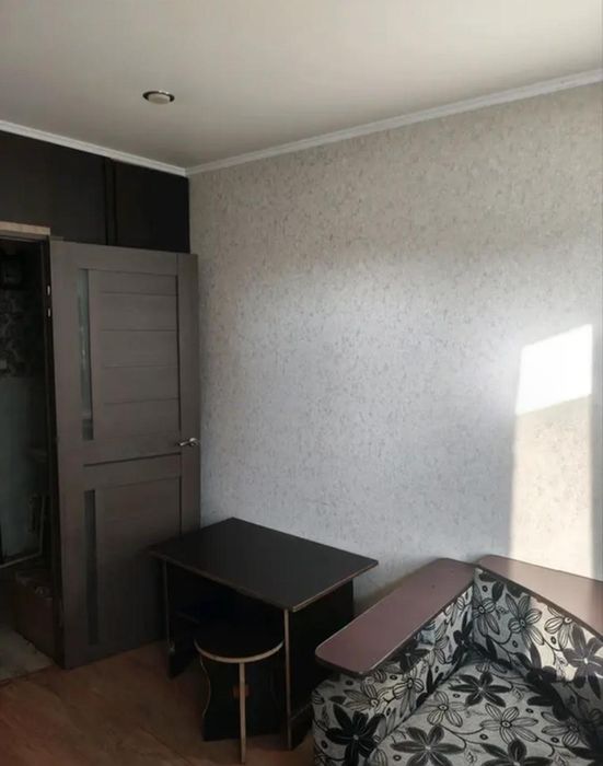 Продам комнату в общежитии.