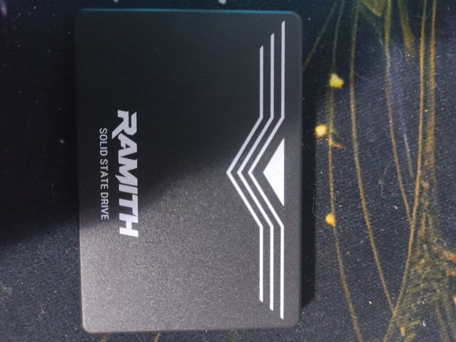 Продается ssd накопитель