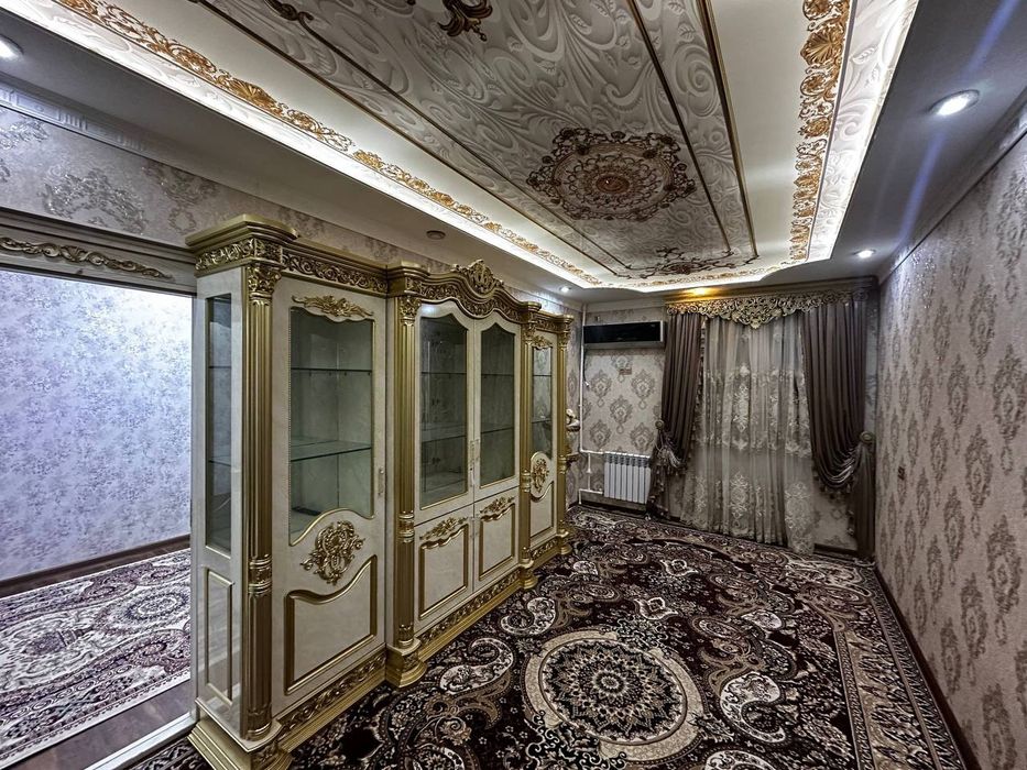 Продаю 4 х комнатную квартиру .Микрорайон