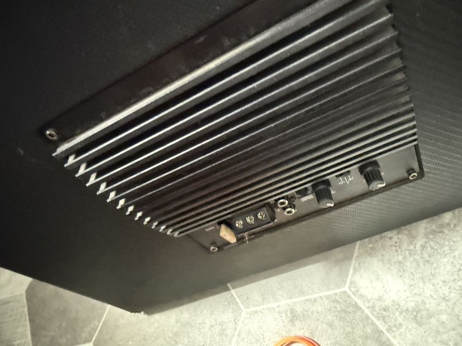 Сабыэвуфер отличный