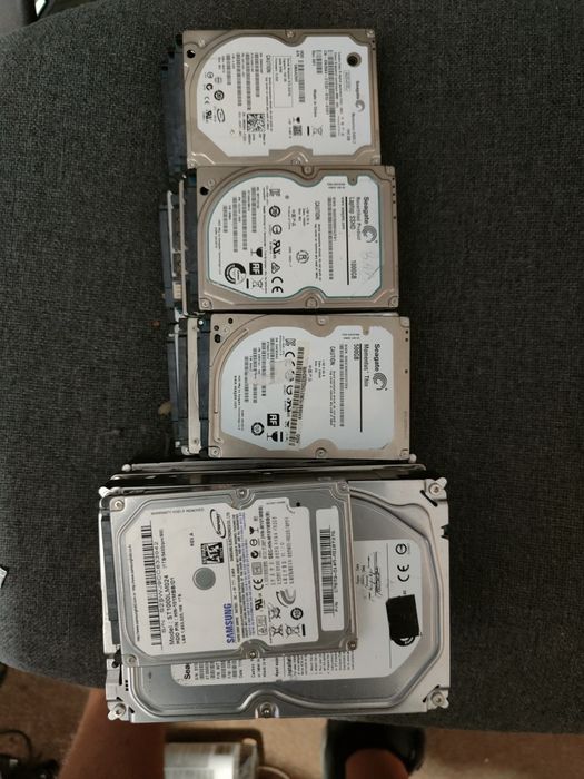 Lot 15 Hard disk uri defecte de 2.5 si 3.5