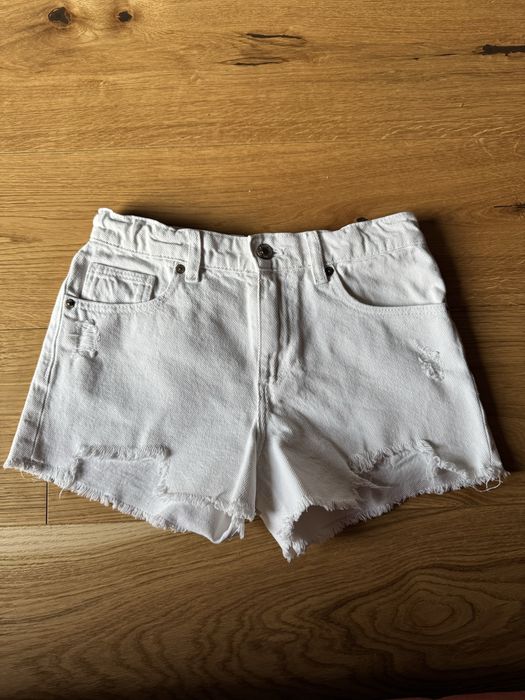 Vand pantaloni zara scurti, marime 11-12 ani