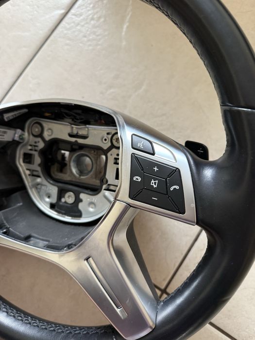 Много добър Волан за W166 Mercedes ML с пера