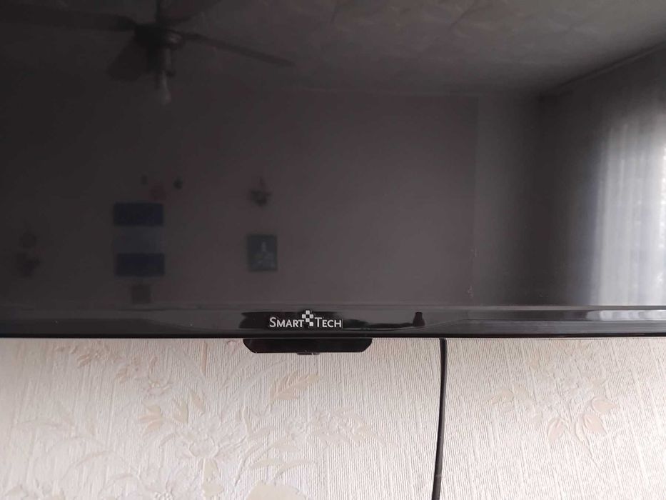 Смарт телевизор Smart Tech 40 "