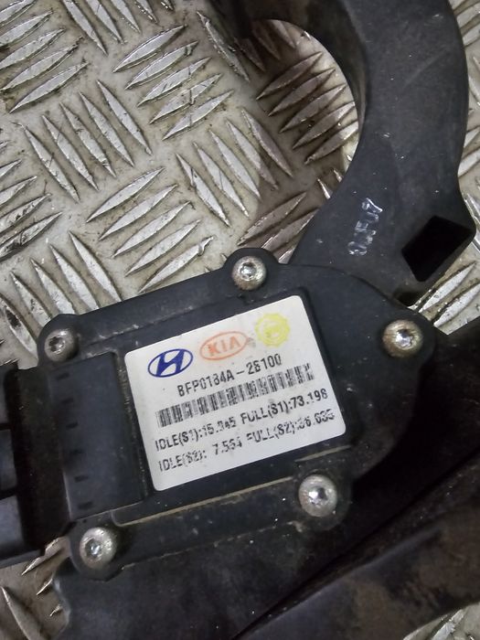 Pedala acceleratie Hyundai Santa Fe 2 (2006-2012) 2.2 Motorina 2008