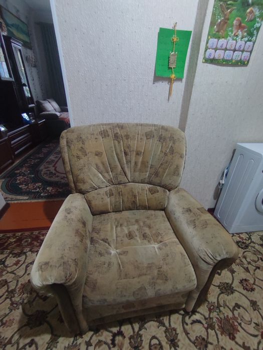 Отдам мягкое кресло