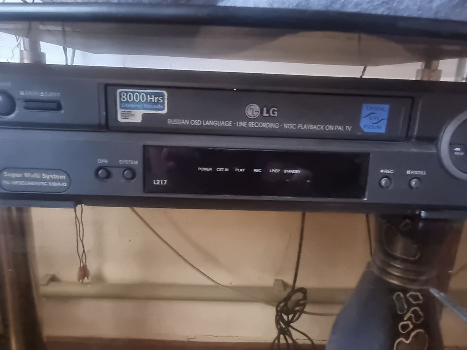 Продам видеомагнитофон  и тюнеры