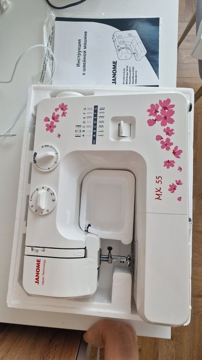 Продам новую швейную машинку.