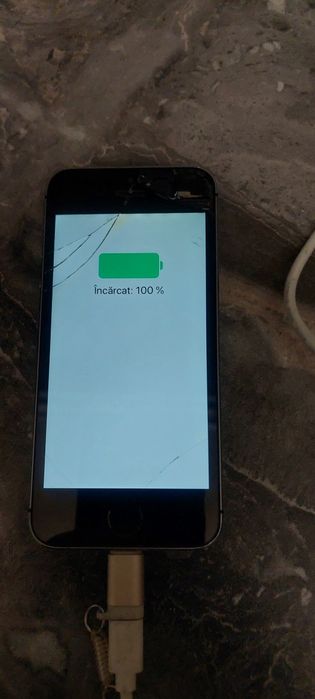 Vind Iphone 5S functional pentru Piese.