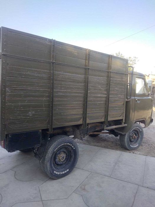УАЗ автомашинаси сотилади