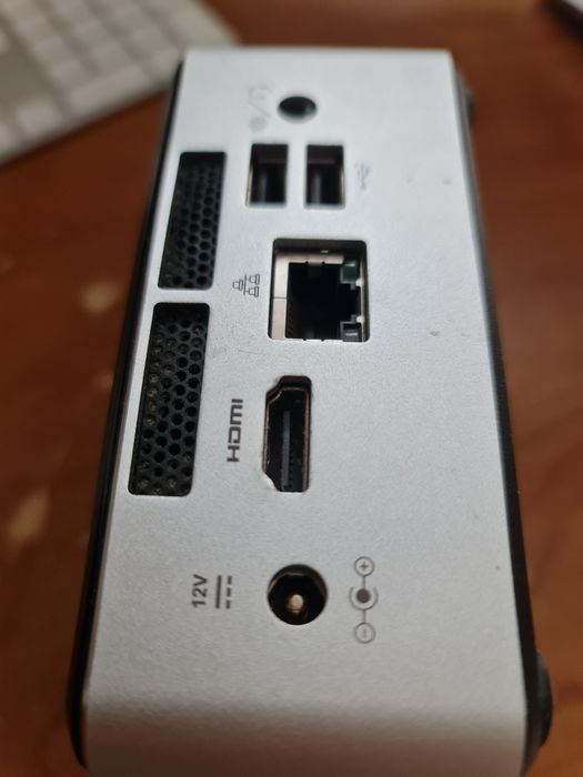 Vad NUC Intel, 4GB RAM, 200GB HDD + HDD extern pt. backup de 500GB.