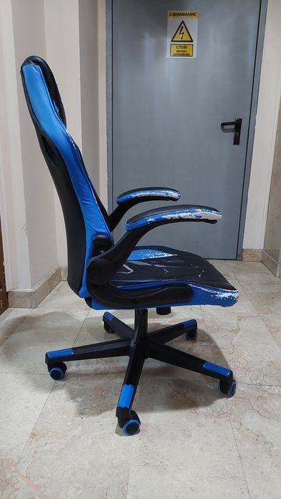 Продавам Геймърски стол