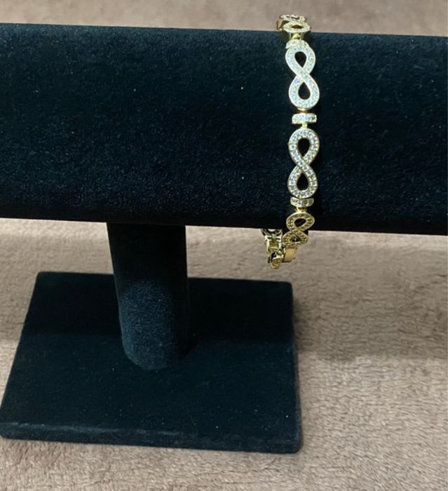 Bratara placata de dama