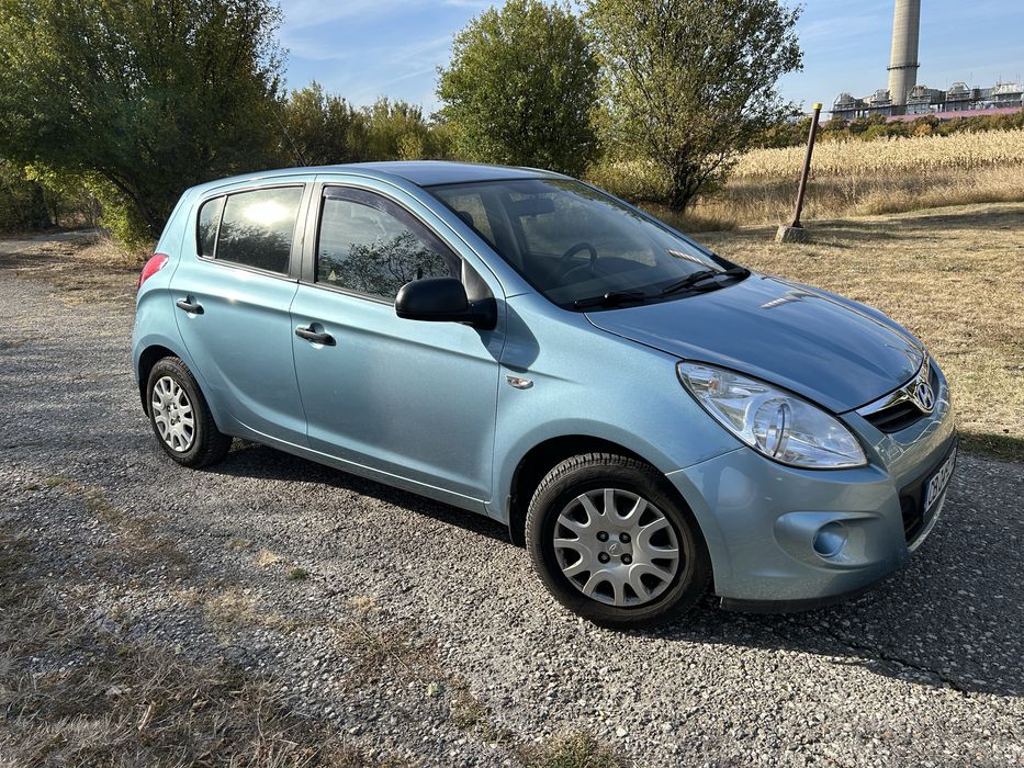 Продавам Hyundai i20