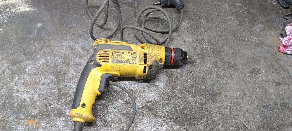 Электроинструмент фирма DeWalt