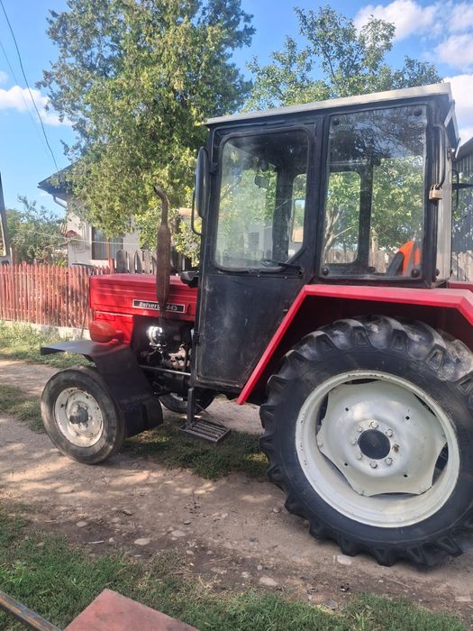 Tractor u445 romanesc