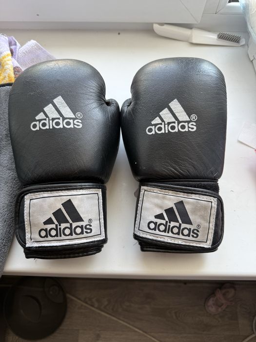 Продам перчатки боксерские