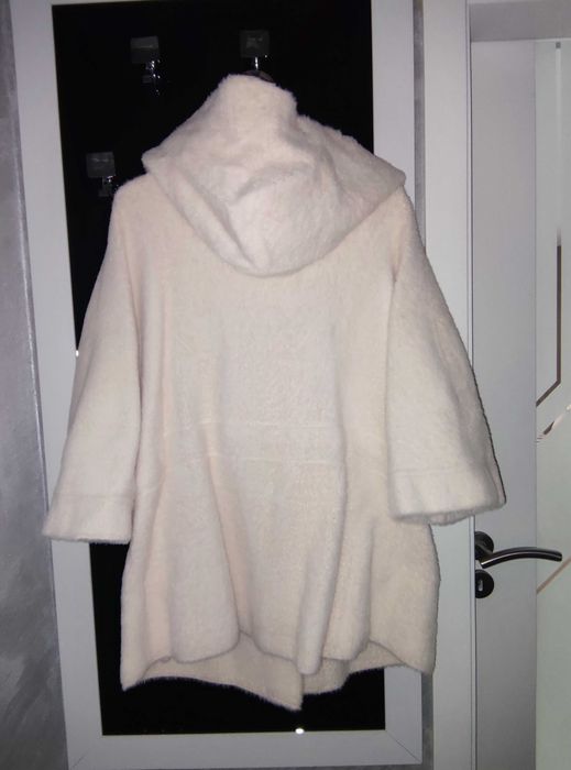 Дамска жилетка, имитация на кашмир в цвят шампанско