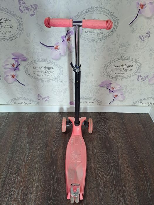 Детский самокат розовый