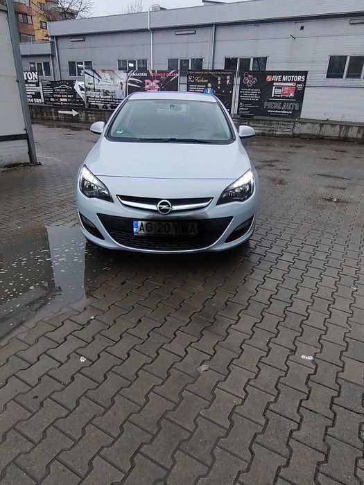Vând Opel Astra j 1.6 benzina + gpl