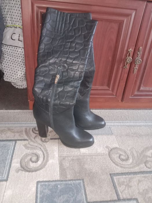 Продам сапоги отличное качество кожаные