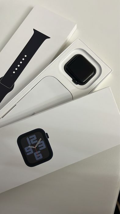 Смарт-часы Apple Watch SE GPS Gen.2 2024 S/M 44 мм черный