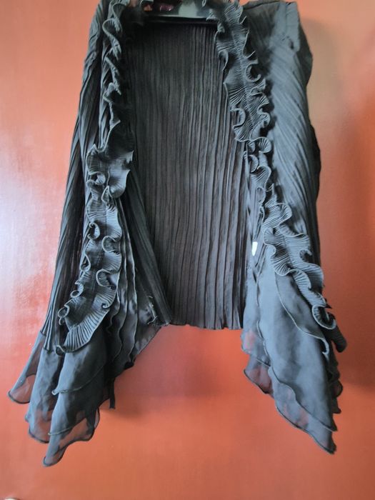Bolero negru plisat elegant