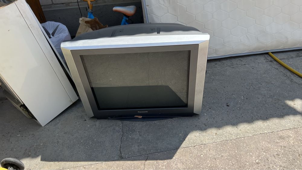 Продам телевизор