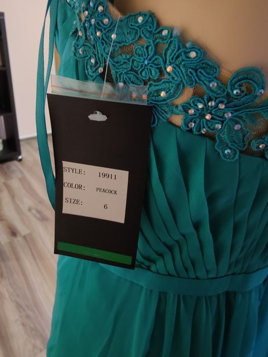 Rochie elegantă La Femme , culoare Peacock(reflexii de verde smarald și albastru, M/38, nouă cu etichetă