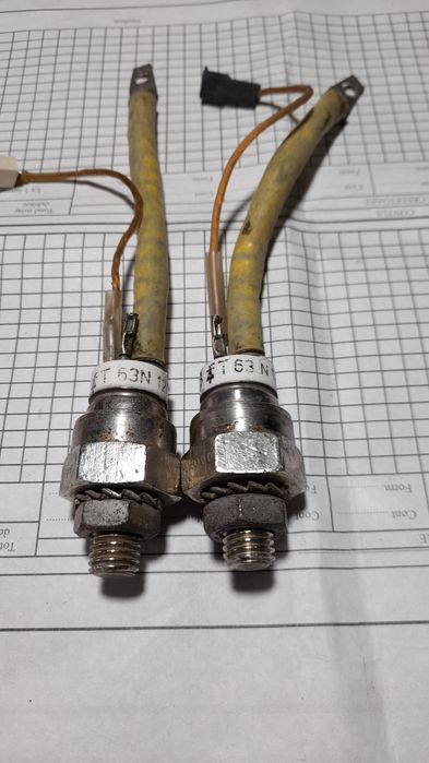 Polizor monofazat de putere. și tiristoare de putere.