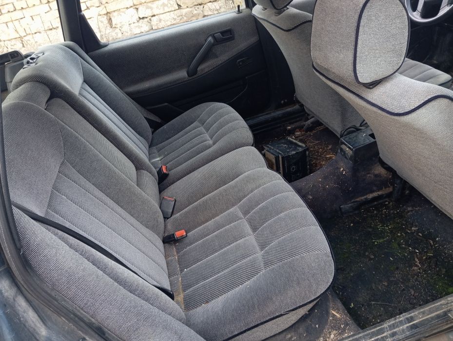 Продавам Пасат Б3 1.8 90 На Части