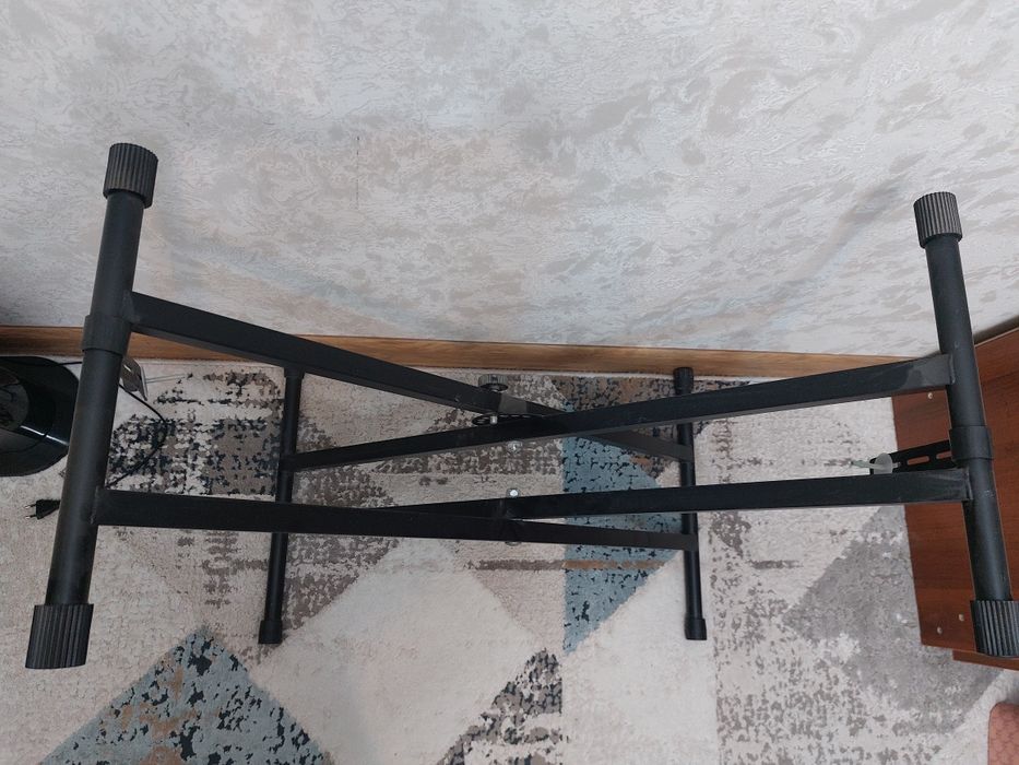 Подставка под пианино