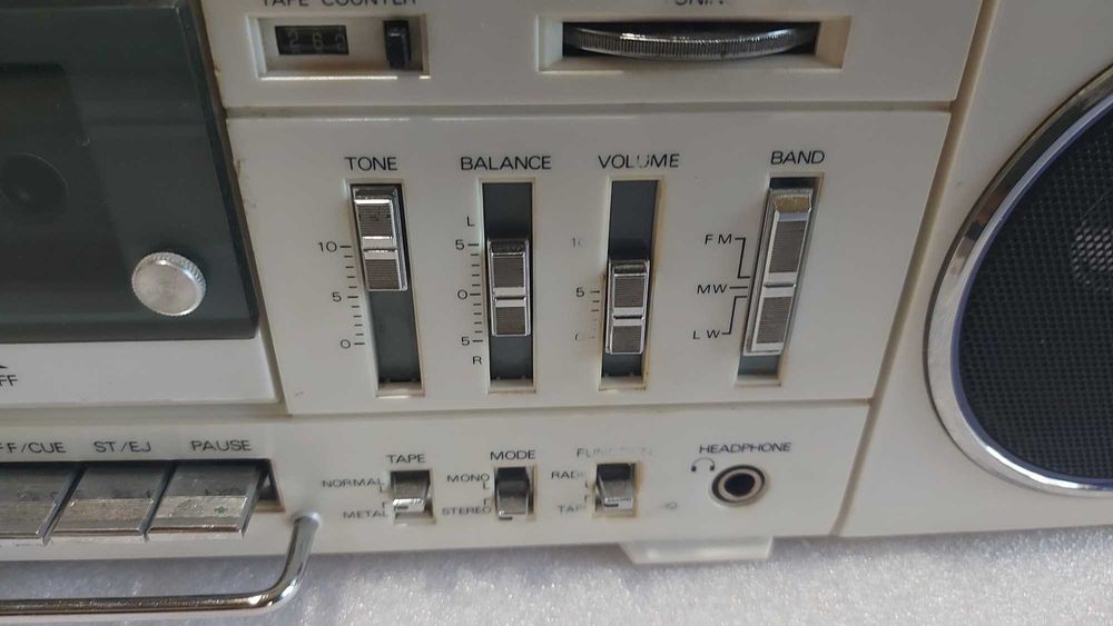 Audio Sonic TBS-8200 Stereo Radio Cassette Recorder