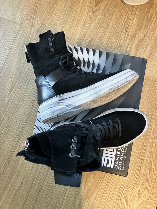 Черно Боти естествен велур