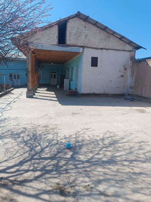 Ховли сотилади холати яхши