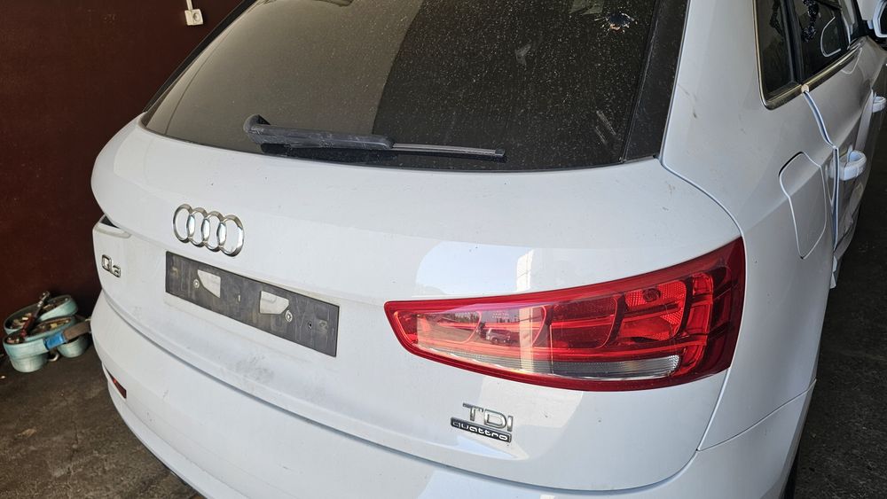 Hayon Audi Q3 2015 cu defect