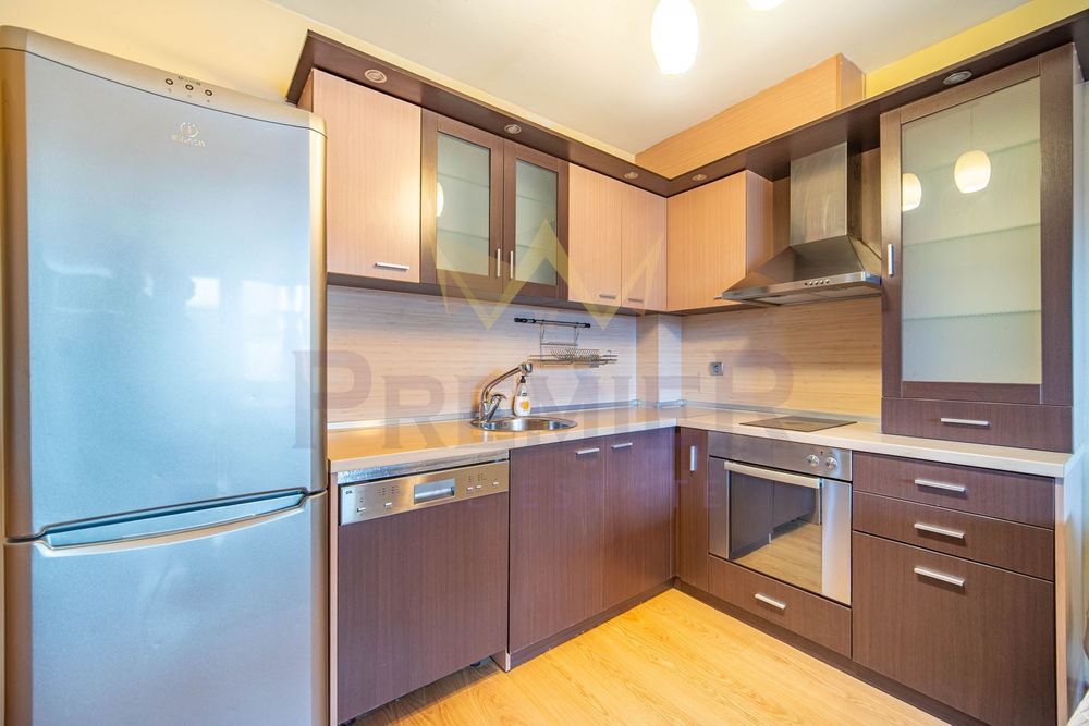Продава се Тристаен апартамент в Варна, Възраждане 1 - 97 кв.м за 2217 €/кв.м - Снимка #3