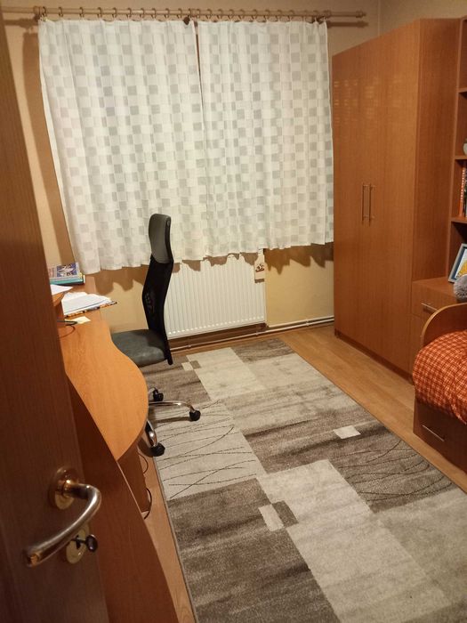 Apartment 4 camere decomandate 82 mp.