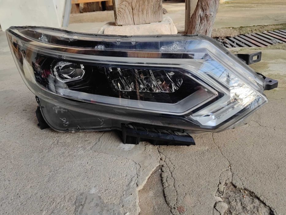 Фар Nissan Qashqai J11 LED десен / Фар Нисан Кашкай Оригинален