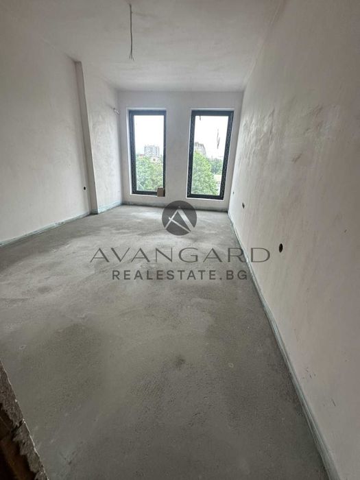 Продава се Тристаен апартамент в Пловдив, Кършияка - 121 кв.м за 1289 €/кв.м - Снимка #1