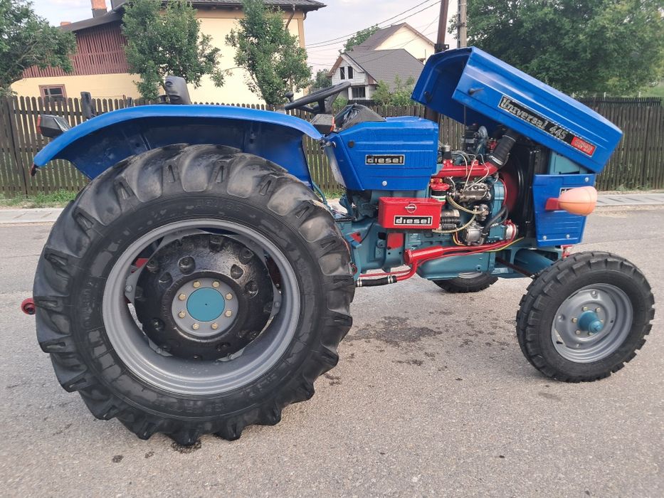 Tractor Universal 445