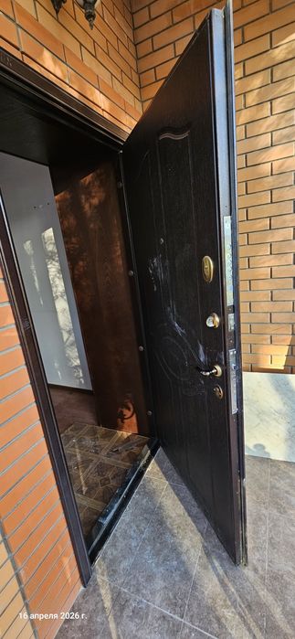 Дверь входная металлическая