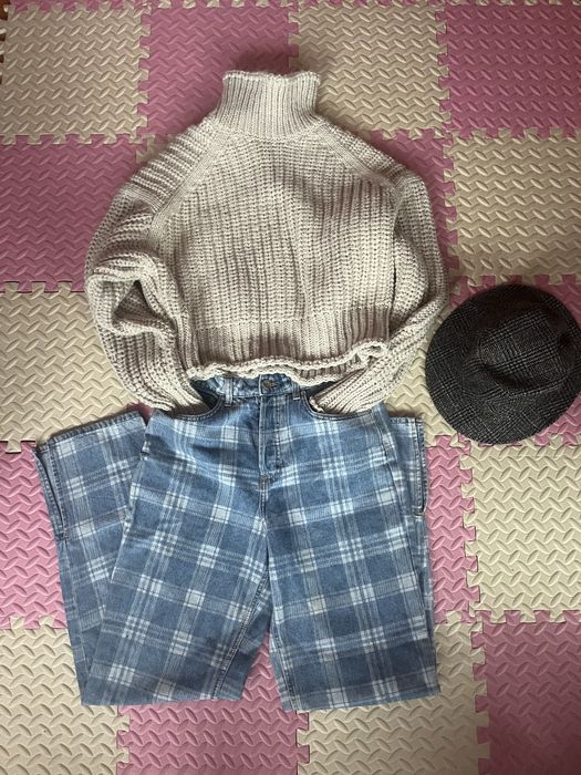 Дънки и плетен пуловер H&M