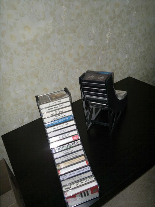 Подставка-горка для аудиокассет