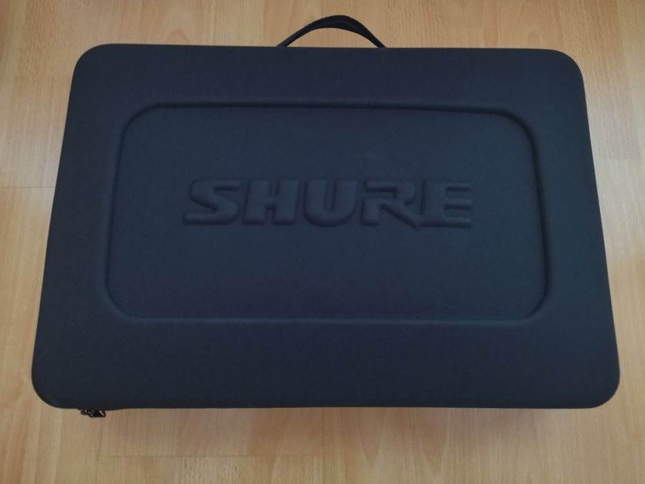 Microfon Shure wireless nou cu accesorii și cablu de conectare